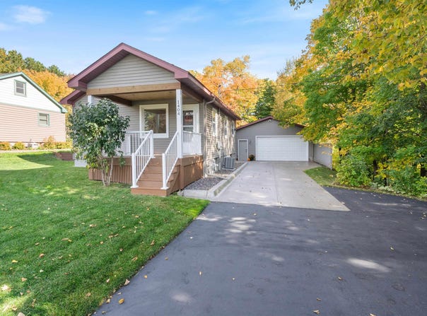 1404 N Stanford Ave, Duluth, MN 55811