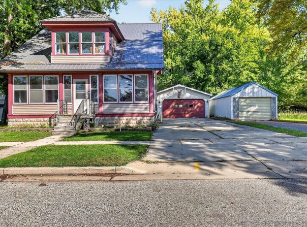107 E First St, Cambria, WI 53923