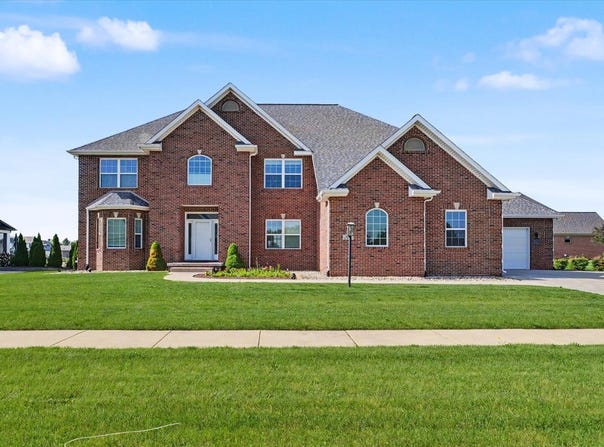 609 Carrera Drive, Savoy, IL 61874