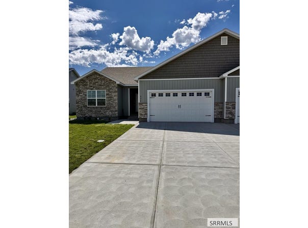 332 Copper Bell Dr, Shelley, ID 83274