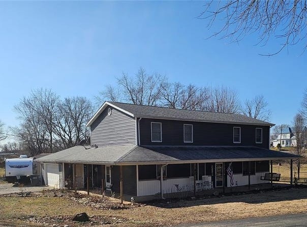 708 E Walnut Street, Steeleville, IL 62288