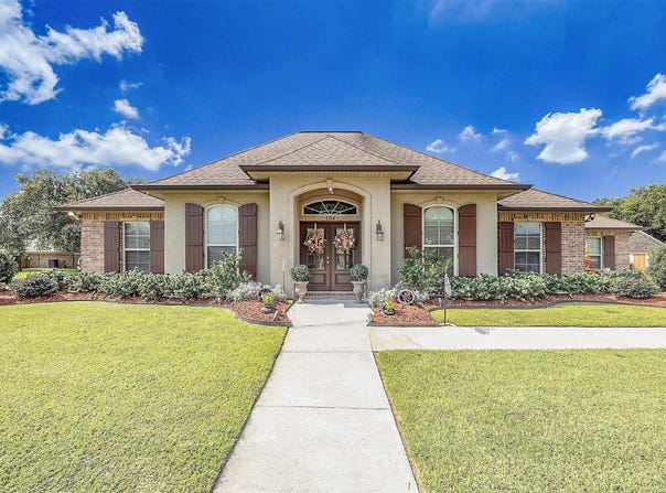 104 Melrose Dr, Thibodaux, LA 70301