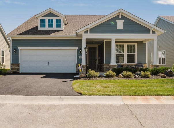 726 Oldcastle Road, Lewis Center, OH 43035