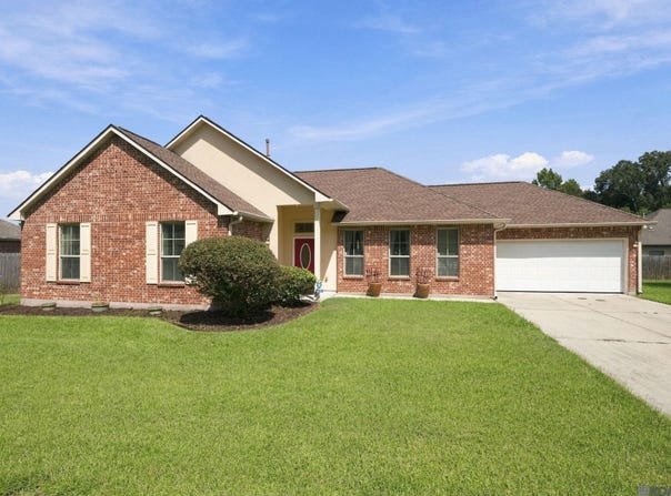 422 E Great Haven St, Gonzales, LA 70737