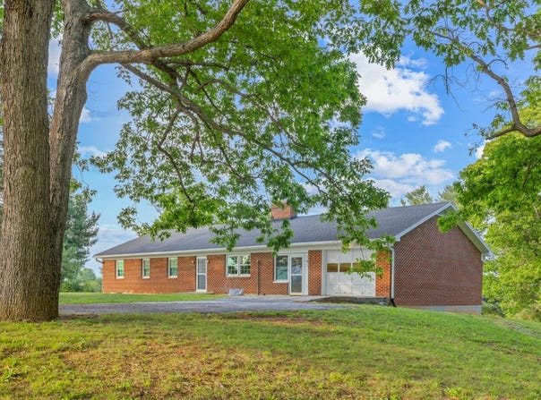 161 Dynamite Rd, Staunton, VA 24401