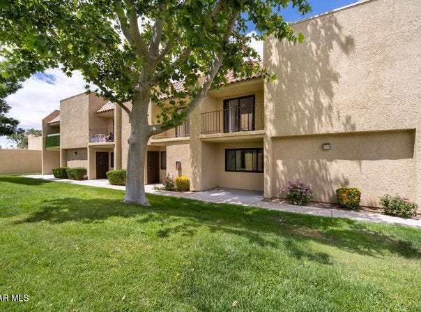 44200 Kingtree Avenue, Lancaster, CA 93534