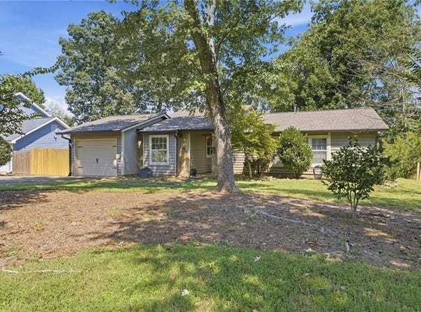 2835 Landington Way, Duluth, GA 30096