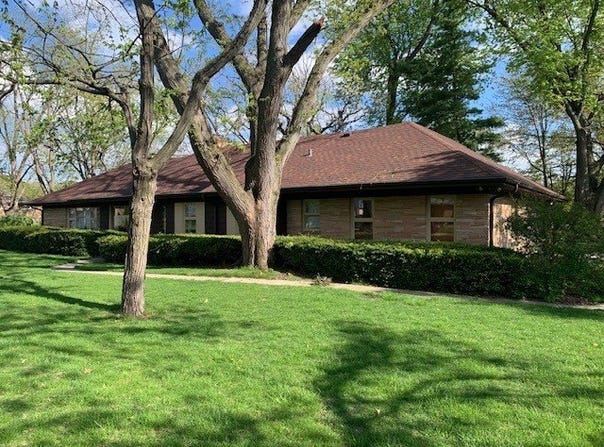 16 Greenridge Road, Elgin, IL 60120