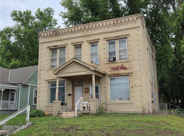 1325 Mitchell Avenue, St Joseph, MO 64503