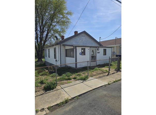 1117 NEW HOPE RD, WAYNESBORO, VA 22980