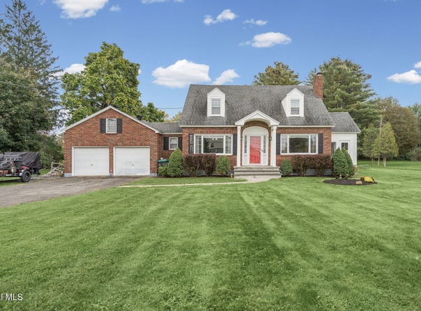 1315 Midline Road, Amsterdam, NY 12010