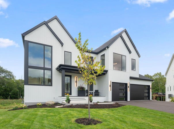 705 Ensconced Way, Chaska, MN 55318