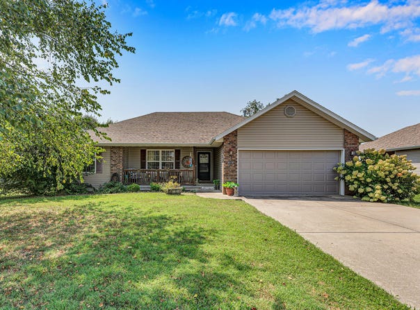 512 Rice Street, Clever, MO 65631