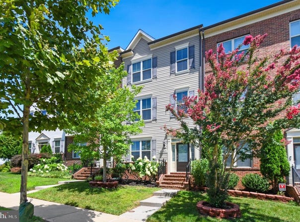 22621 BROADWAY AVE, CLARKSBURG, MD 20871