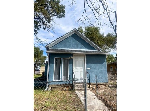 401 E 2nd St, La Junta, CO 81050