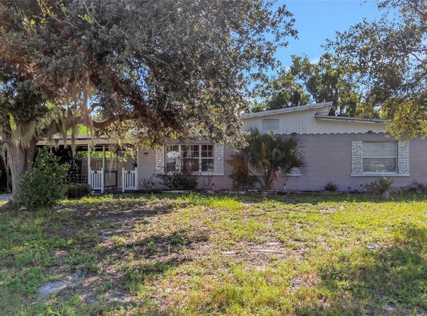 809 DONNELLY Street, EUSTIS, FL 32726