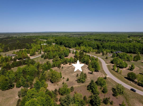 5986 PARADISE RANCH, KINGSLEY, MI 49649