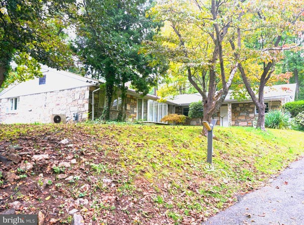 500 MARTIN Lane, DRESHER, PA 19025