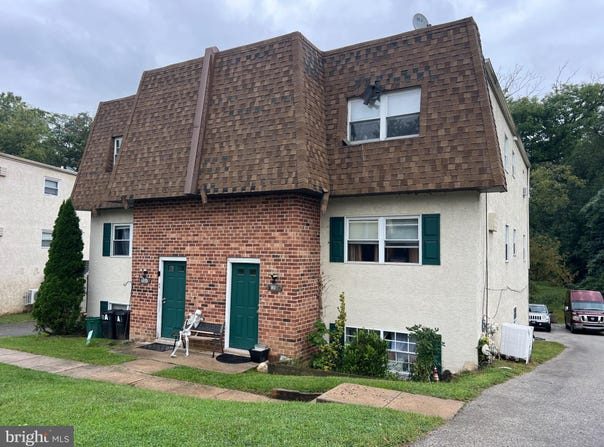 137 MEADOWBROOK Lane, BROOKHAVEN, PA 19015