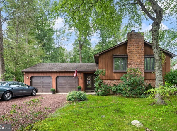 2 CHELSEA Court, MARLTON, NJ 08053