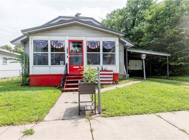 819 E Poplar Street, Independence, KS 67301