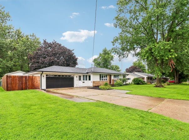 210 E 28th Street S, Newton, IA 50208