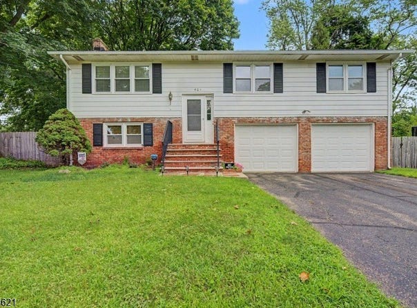 401 E Plane Street, Hackettstown Town, NJ 07840-1845