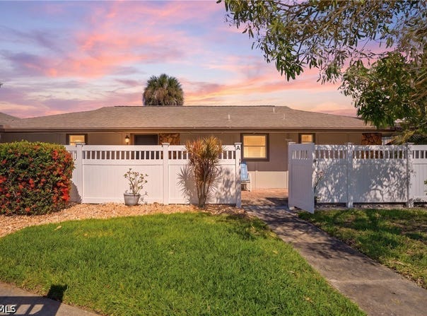 4289 Island Circle, Fort Myers, FL 33919