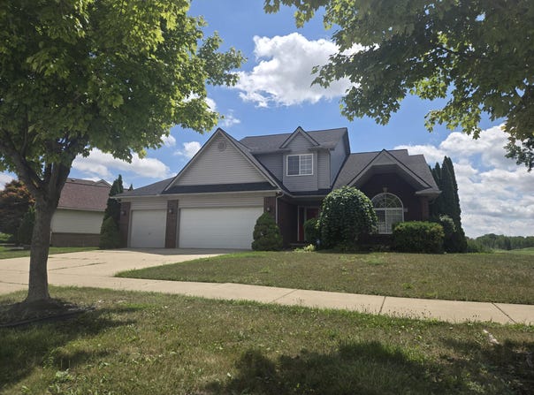 33445 Bay Hill Drive, Romulus, MI 48174
