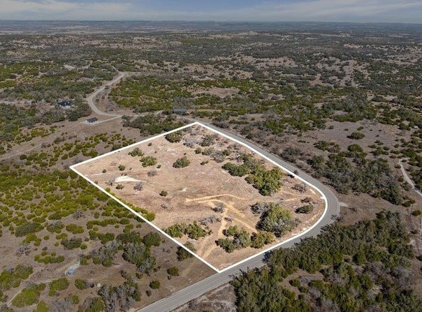 529 Skyline Dr, Blanco, TX 78606