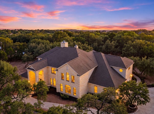 1130 Whispering Wtr, Spring Branch, TX 78070