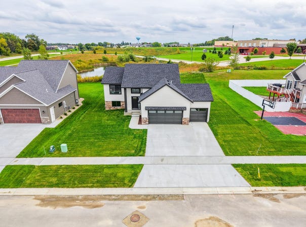 622 7th Ave NE, Byron, MN 55920