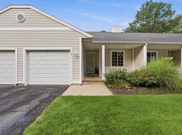 14 W Scotts Drive, Holland, MI 49424