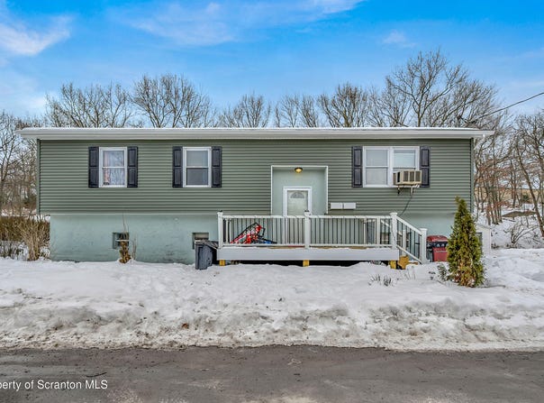 1114 Springbrook Avenue, Moosic, PA 18507