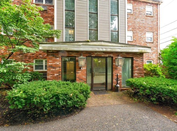 10 Beacon St, Woburn, MA 01801