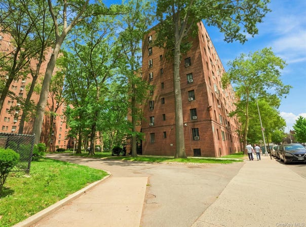 2049 McGraw Avenue, Bronx, NY 10462