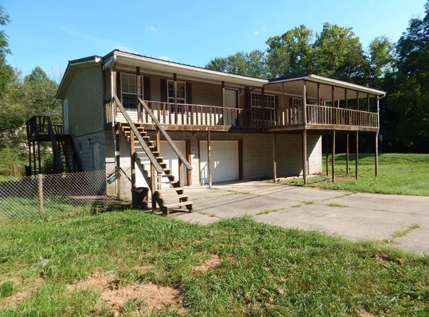 22 Jericho Rd., Walker, WV 26180