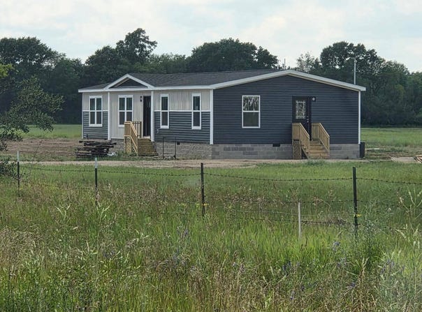 19068 W Yankee Rd, Morley, MI 49336