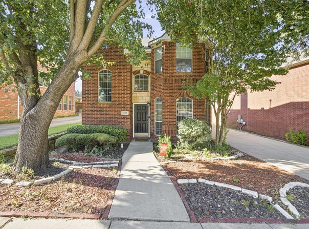 302 Republic Lane, Euless, TX 76040