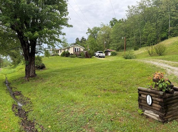 3126 Laurel Rd., Greenup, OH 41144