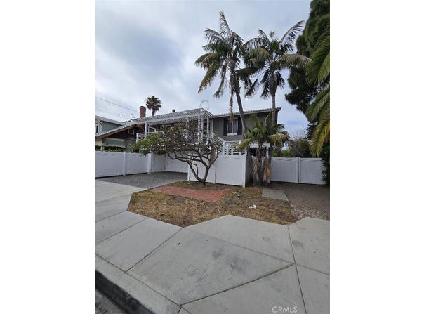544 Bernard Street, Costa Mesa, CA 92627
