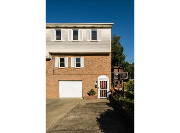 963 Pittsburgh St, N Versailles, PA 15137