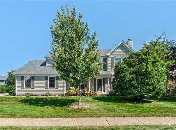 52 Blackberry Trail, Aurora, IL 60506