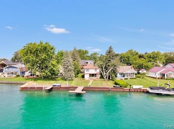 429 Edgewater, Algonac, MI 48001