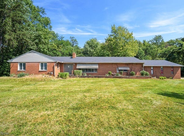 355 S Chillicothe Road, Aurora, OH 44202