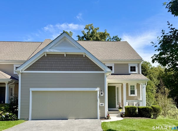 1073 Augusta Drive, Oxford, CT 06478
