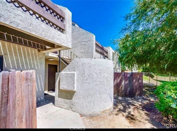 2266 Denair, Highland, CA 92346