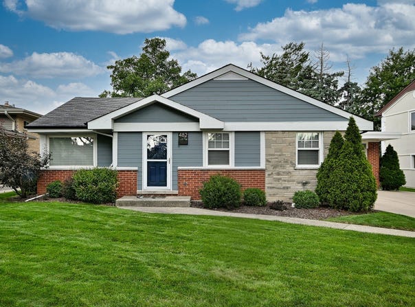 482 E PARK Avenue, Elmhurst, IL 60126