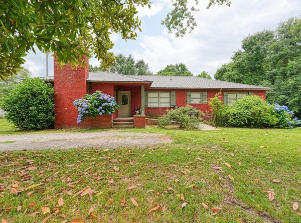 1504 E Rutherford Street, Landrum, SC 29356