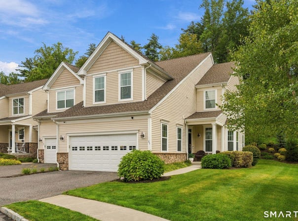 85 Ridgewood Drive, Middlebury, CT 06762